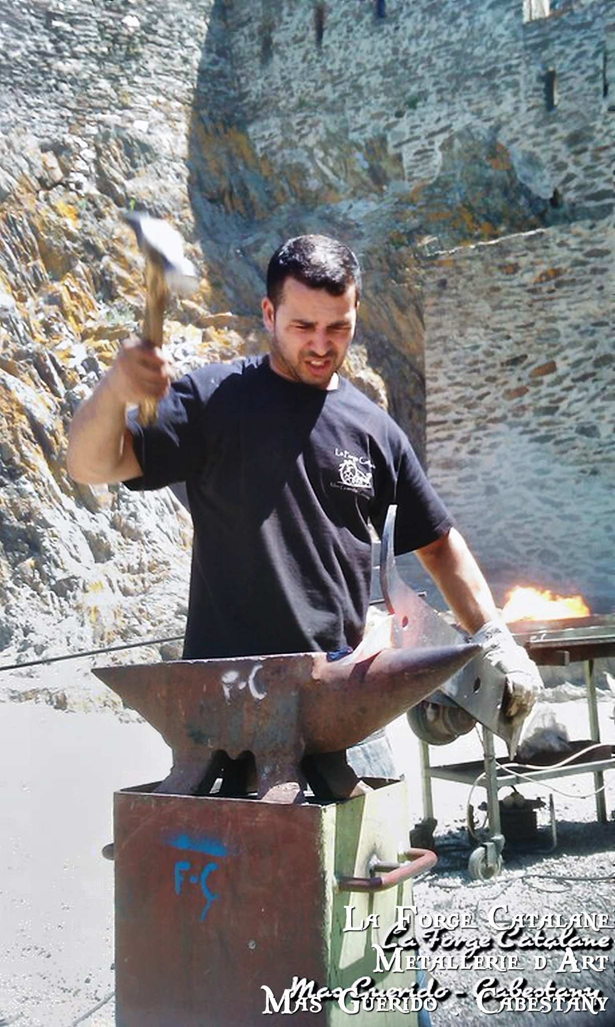 Demonstration forge fort saint elme collioure 2010 forge catalane 8.jpg